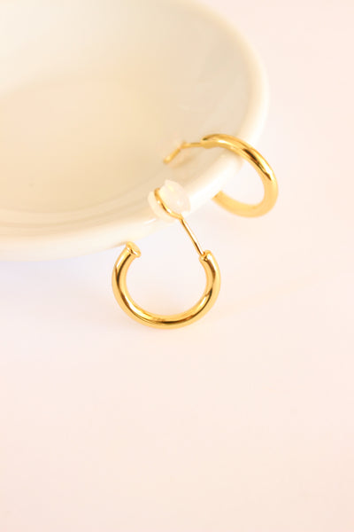 Angie: Gold Clip-On Earring (15mm)