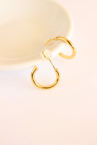 Angie: Gold Clip-On Earring (15mm)