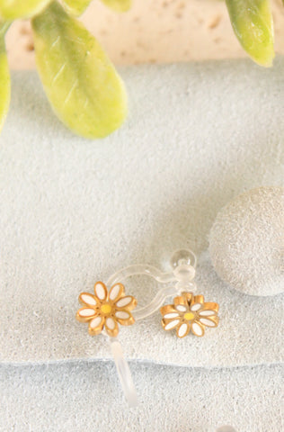 Daisy: Gold Clip-On Studs