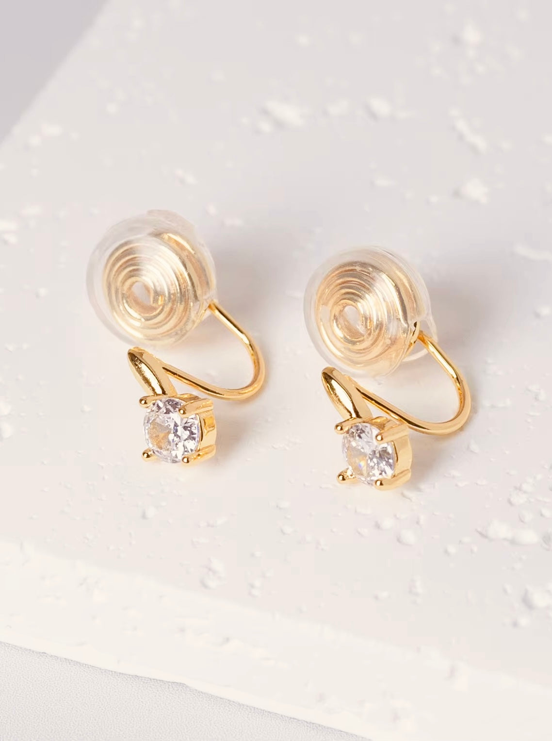 Emma: Gold Press-On, Clip-On Earring