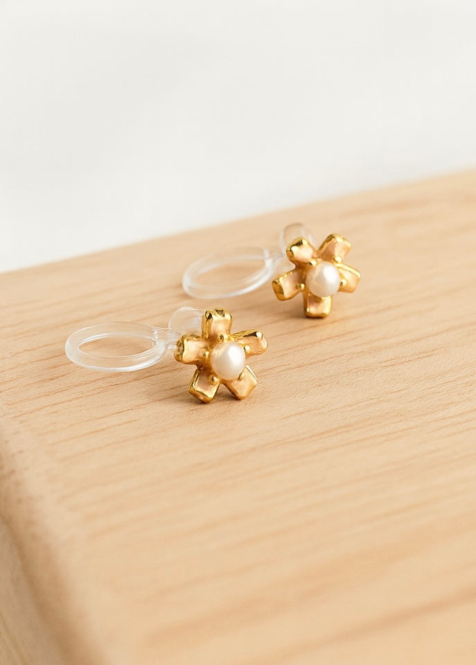 Lily: Gold Clip-On Studs