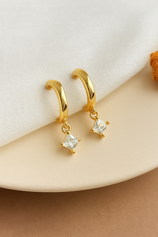 Peyton: Gold Press-on, Clip-On Earring