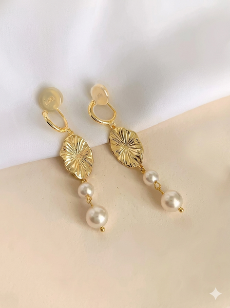Dana: Gold Clip-On Earring