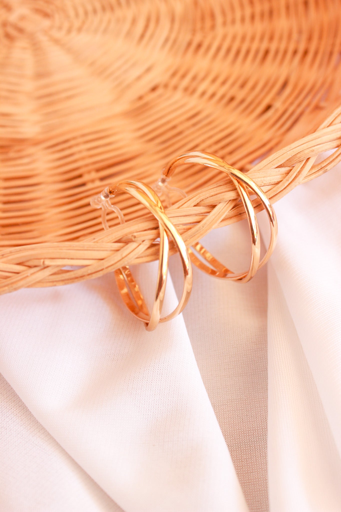 Andie: Gold Clip-On Earring 30mm