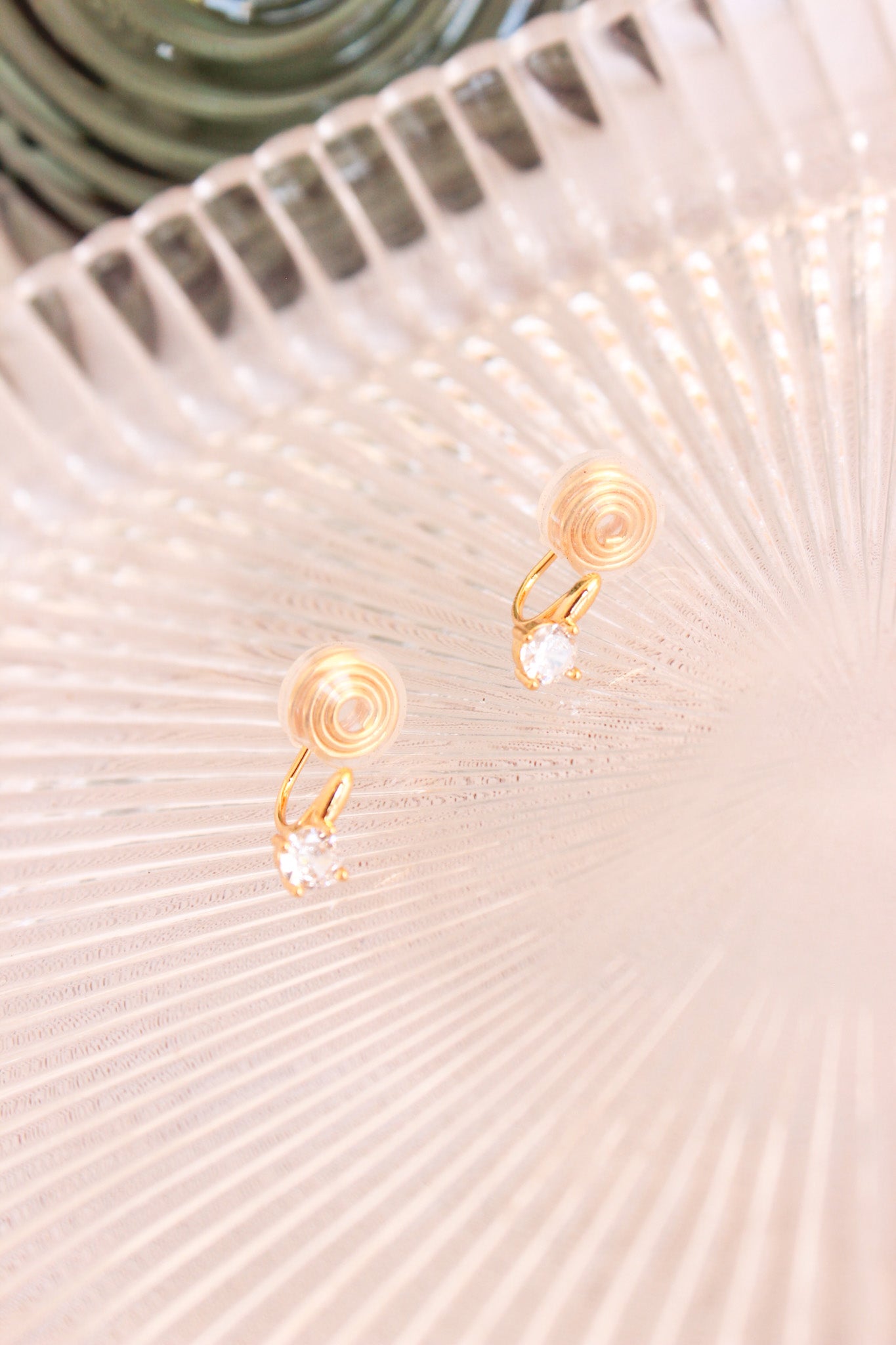 Emma: Gold Press-On, Clip-On Earring