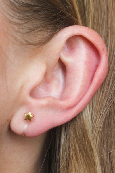 Suzy: Gold Clip-On Studs