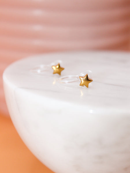 Suzy: Gold Clip-On Studs
