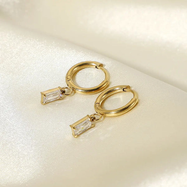14mm Clear Rectangle Huggie