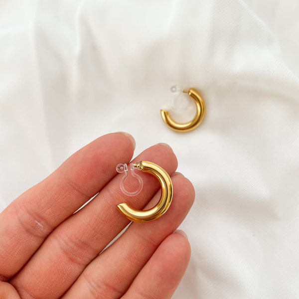 Kelly - 15MM Gold Clip-On Earrings