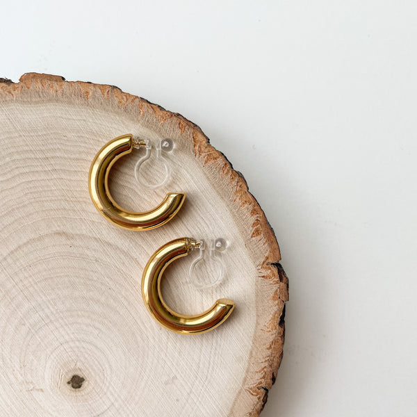 Kelly - 15MM Gold Clip-On Earrings