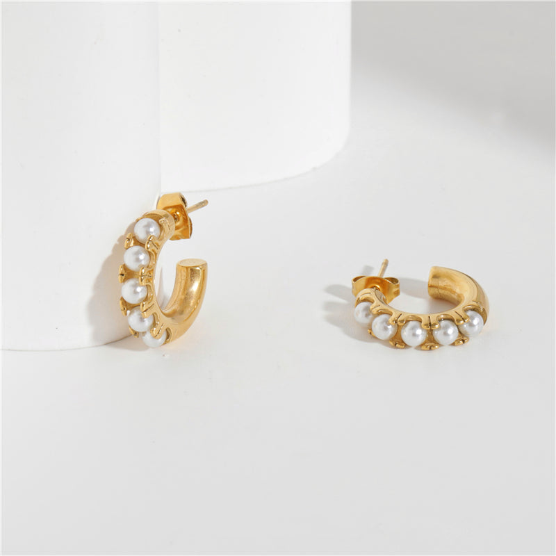 Janae: 15mm Pearl Gold Pierced Earrings