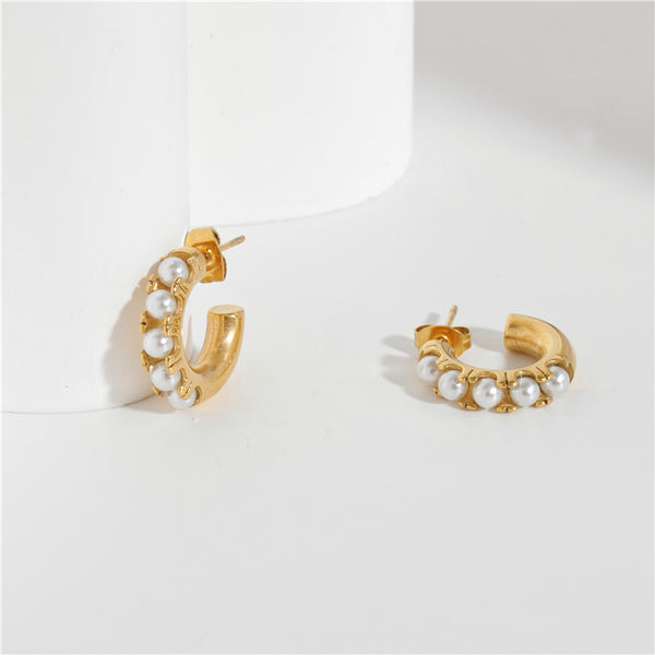 Janae: 15mm Pearl Gold Pierced Earrings